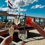 Strandparel 39 * Юлианадорп